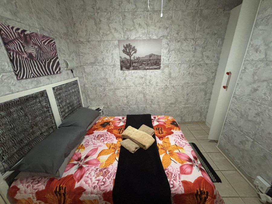 5 Bedroom Property for Sale in Parys Free State